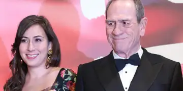 Zbardhet shkaku i vdekjes së vajzës së Tommy Lee Jones, gjashtë javë pasi u gjet e pajetë në hotel
