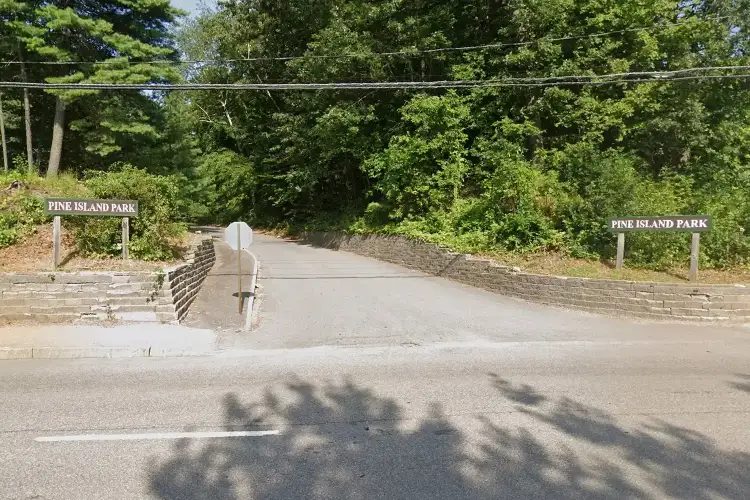 Foshnja u gjet e hedhur në pellg, pas një viti hetimesh në pranga nëna e saj!