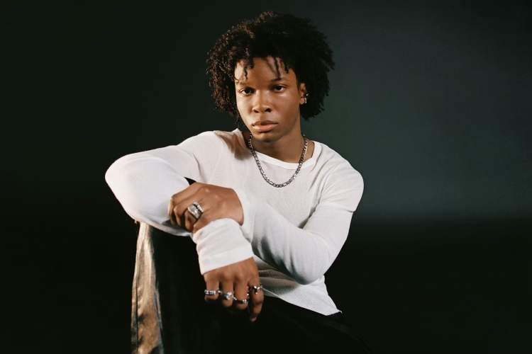 Reperi D4vd nën hetim për vdekjen e vajzës 15-vjeçare në automjetin e tij