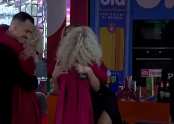 Mateo surprizohet nga mamaja e tij, flet për raportin e banorit me Brikenën: Duken shumë bukur bashkë