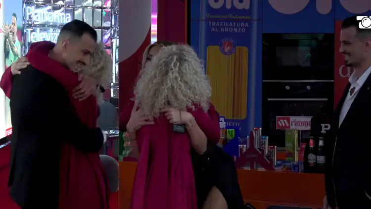 Mateo surprizohet nga mamaja e tij, flet për raportin e banorit me Brikenën: Duken shumë bukur bashkë