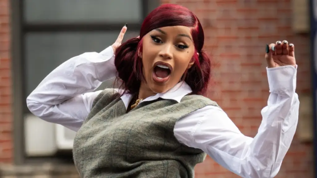 Cardi B drejt një ndryshimi të madh në pamje, ja çfarë ka vendosur