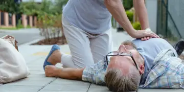 Arrest kardiak: Dy simptoma që paralajmërojnë 24 orë më parë