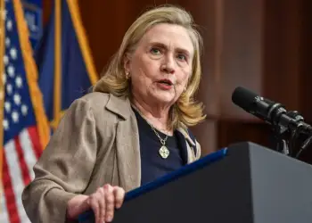 Skandali Epstein! Përfshihet edhe Hillary Clinton, ç’do thotë sot para Kongresit?