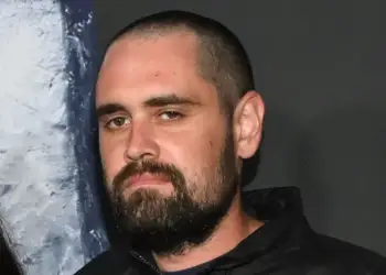 Rasti që tronditi Hollywood/ U akuzua për vrasjen e prindërve, djali i regjisorit shpallet i pafajshëm