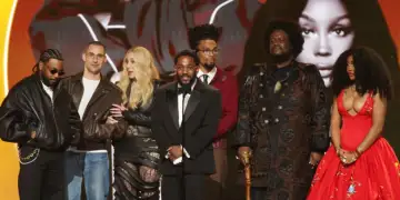 Kush triumfoi? Lista e plotë e fituesve të Çmimeve Grammy 2026