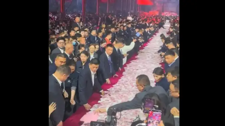 Shefi në Kinë shpërndau bonus prej 22 milionë eurosh, punonjësit morën sa më shumë para