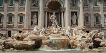 A është e justifikuar bileta 2 euro për shatërvanin më të famshëm të Romës?