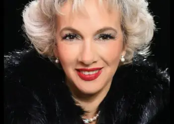 Luftonte prej vitesh me kancerin e gjirit, ndërron jetë gazetarja e njohur Rezarta Reçi