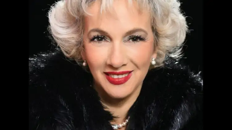 Luftonte prej vitesh me kancerin e gjirit, ndërron jetë gazetarja e njohur Rezarta Reçi