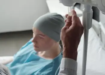 Cila orë e ditës është më efektive kur bëhet kimioterapia