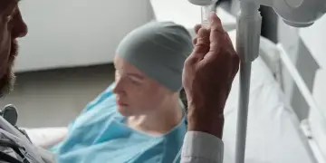 Cila orë e ditës është më efektive kur bëhet kimioterapia