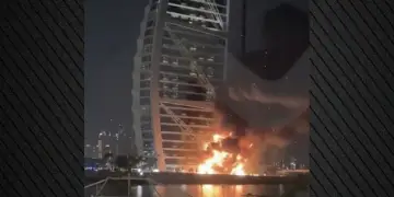 Zjarr në hotelin Burj al Arab në Dubai: Goditet nga droni iranian