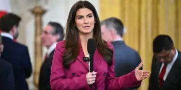 Kush është Caitlin Collins, gazetarja që nuk ka frikë ta vërë ‘me shpatulla pas murit’ Trumpin?