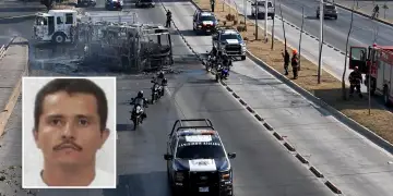 Kaos në Meksikë pas vrasjes së bosit të drogës “El Mencho”: Sulme në aeroporte, zjarre dhe bllokime rrugësh nga karteli i tij