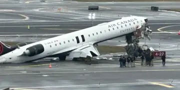 Përplasje fatale mes aeroplanit dhe mjetit tokësor në aeroportin e New York, humbin jetën dy pilotë