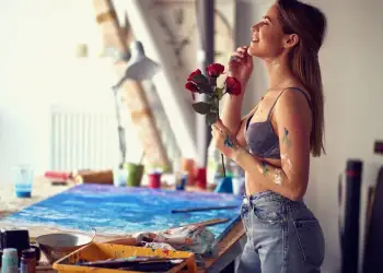 Zbuloni sekretin që ngjyra juaj e preferuar tregon për ju!