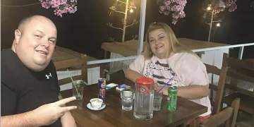 Ndodh sërish! Genardi publikon Sonidën gjysmë të zhveshur!