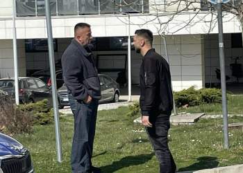 Pamje nga seanca dëgjimore ndaj Gjestit, i pranishëm edhe babai i tij