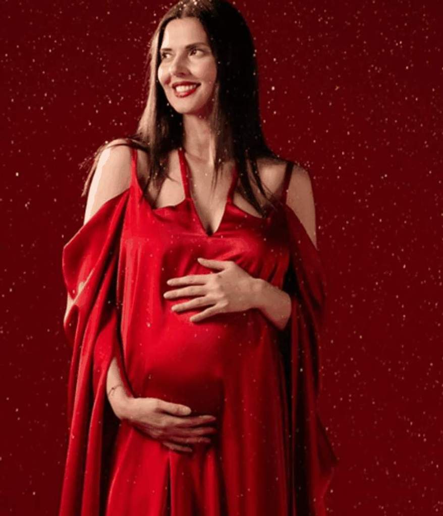 Agnesa Vuthaj nis një kapitull të ri në jetë, bëhet nënë për herë të parë