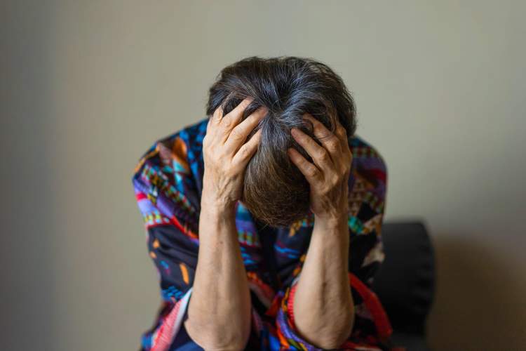 Pse gratë e përjetojnë dhimbjen më gjatë se burrat?