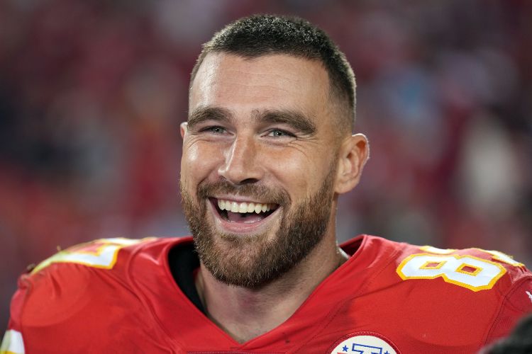 E ardhmja e Travis Kelce në pikëpyetje: a do të rikthehet për sezonin e 14-të në NFL?