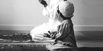 Vdekja tragjike e 7-vjeçarit ngre debate: A duhet të agjërojnë fëmijët?