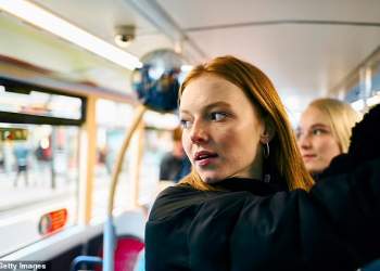 Lëkurë e thatë dhe akne? Shkaku mund të jetë udhëtimi juaj i përditshëm