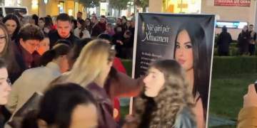 Homazhe në Lezhë për Xhuana Nikollajn, qytetarët kërkojnë drejtësi