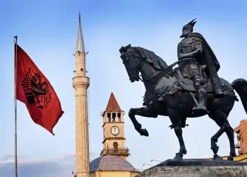 Ku renditet Shqipëria në listën e vendeve më të lumtura?