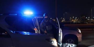 Horror në Podjuevë! 30-vjeçarja qëllon për vdekje me armë zjarri të dashurin dhe nusen e xhaxhait! Më pas vetëvritet!