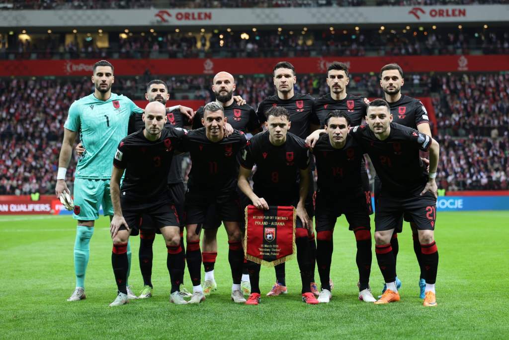 Kuqezinjtë thyejnë heshtjen pas eliminimit, Hysaj dhe Uzuni: Ëndrra ndaloi, por dashuria për Kombëtaren nuk mbaron