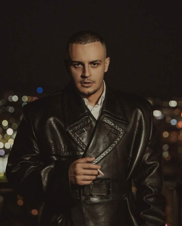 Don Xhon në një lidhje romantike?