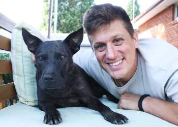 E jashtëzakonshme! Një njeri i thjeshtë shpiku vaksinë kundër kancerit, për të shpëtuar qenin e tij