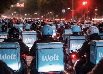 Një javë në rrugë, korrierët e Wolt në protestë për pagën, mesazh paralajmërues për largim nga puna/ Mes ligjit, moralit dhe një tregu pa rregulla të qarta