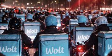 Një javë në rrugë, korrierët e Wolt në protestë për pagën, mesazh paralajmërues për largim nga puna/ Mes ligjit, moralit dhe një tregu pa rregulla të qarta