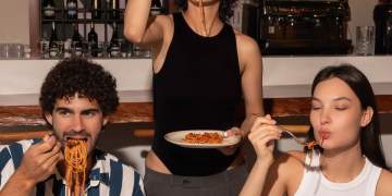 A të shëndosh ushqimi pas orës 20:00? Ja e vërteta që duhet të dini