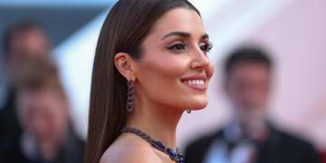 Hande Erçel reagon pas përfshirjes në hetimin për drogë në Turqi