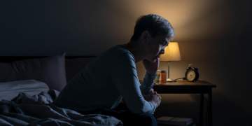 Ankthi gjatë natës: pse ndodh dhe si mund ta menaxhojmë