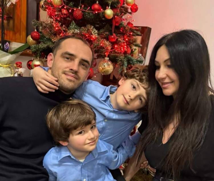 Gëzim në familjen e Jozefina Topalli, vajza e saj bëhet nënë për herë të tretë