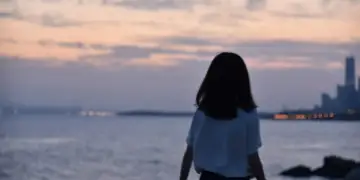 Këto 3 tipare të personalitetit mund t’i bëjnë njerëzit të qëndrojnë beqarë më gjatë