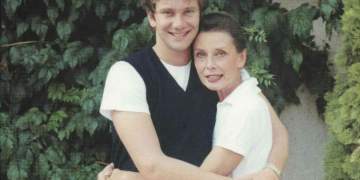 Djali i Audrey Hepburn mbështet zgjedhjen për këtë aktore për të luajtur nënën e tij në një film