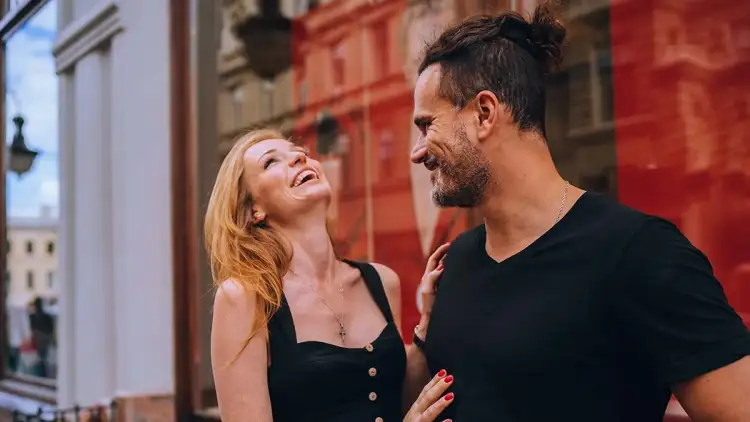 Sa rëndësi ka gjatësia? Si ndikon në marrëdhënie dhe në të ardhura