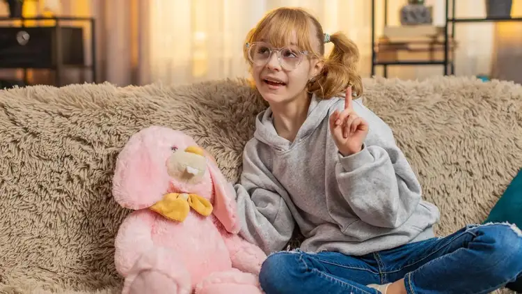 A është normale që një fëmijë të ketë miq imagjinarë?