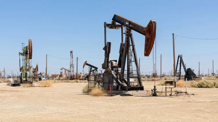 Shqetësim global për çmimin e naftës, arriti në 120 dollarë, tregjet e aksioneve po fundosen