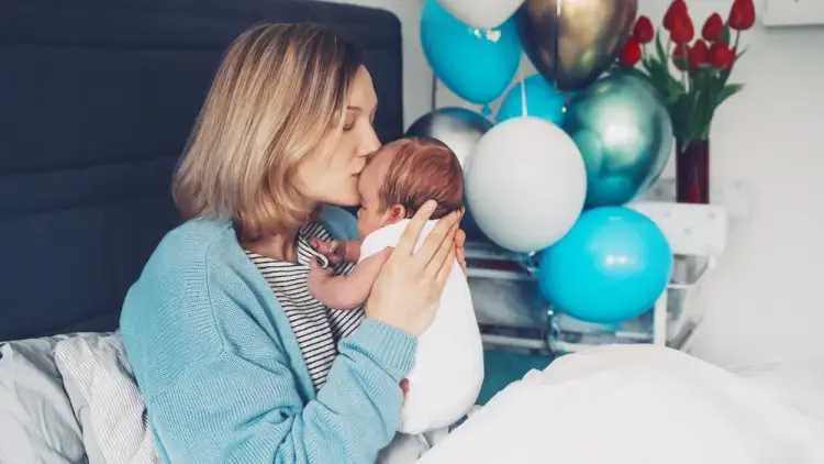 Lindje në shtëpi apo lindje në spital? Çfarë tregon një studim i 350,000 lindjeve për rreziqet