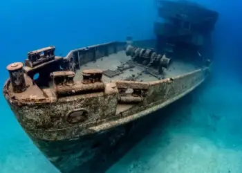 Askush nuk e di se ku janë ato! Studimi paralajmëron për rrezikun e anijeve luftarake të fundosura amerikane