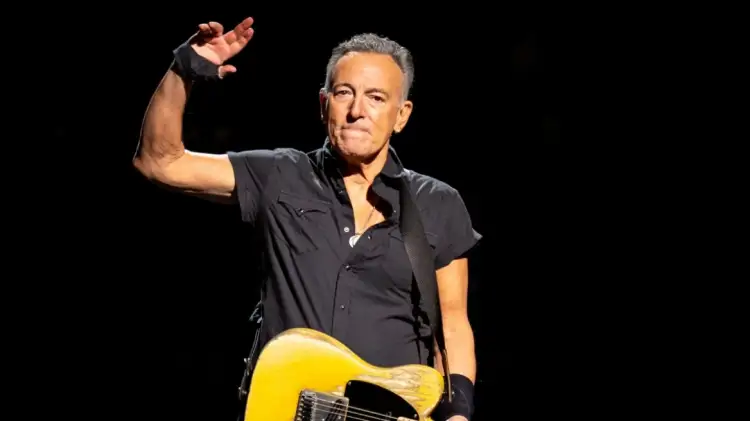 Reagime ndaj biletave të shtrenjta për turneun e Bruce Springsteen: Po mbroni demokracinë me rregulla të tregut të lirë