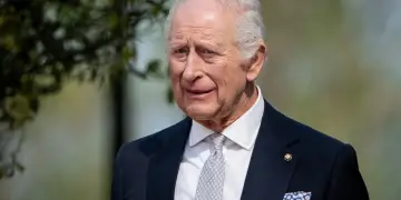 Reagime të forta ndaj fotos së Mbretit Charles nën portretin e monarkut që u pasurua nga skllavëria në Karaibe