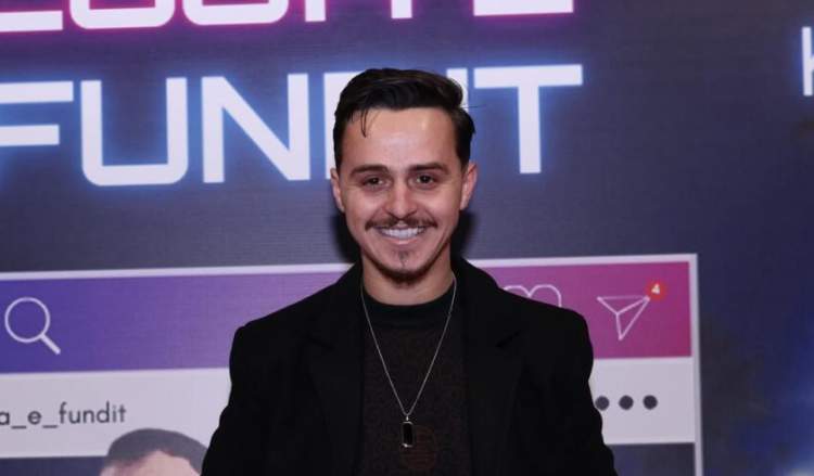 Akili reagon pas eliminimit nga “Ferma VIP 3”: Populli e ka kuptuar padrejtësinë